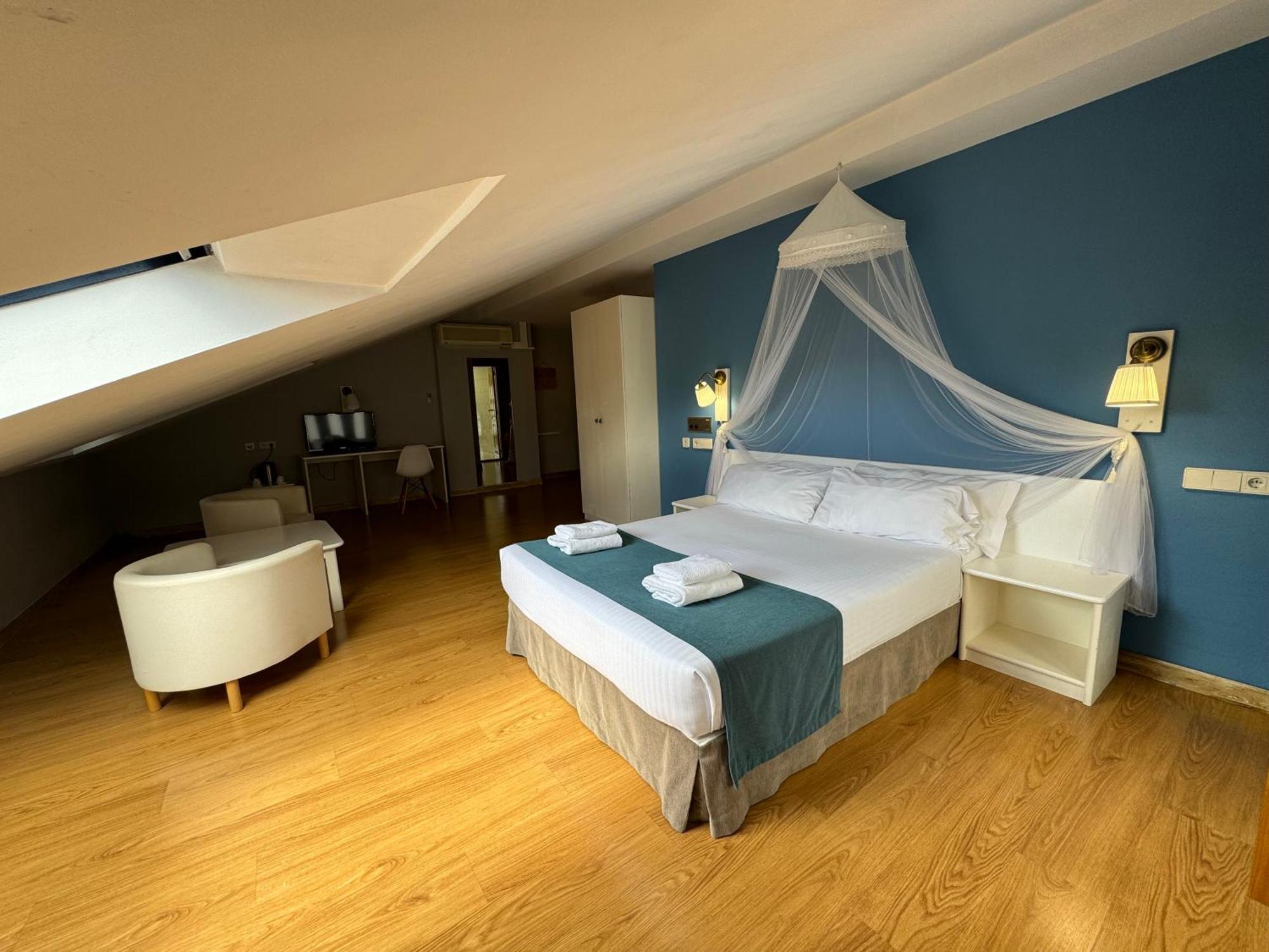 Hotel Jakue Пуэнте-ла-Рейна Экстерьер фото