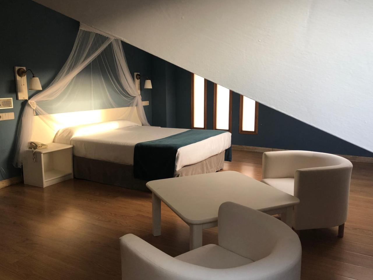 Hotel Jakue Пуэнте-ла-Рейна Экстерьер фото